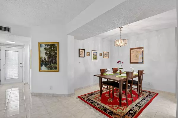Lake Worth, FL 33467,3810 Via Poinciana 206