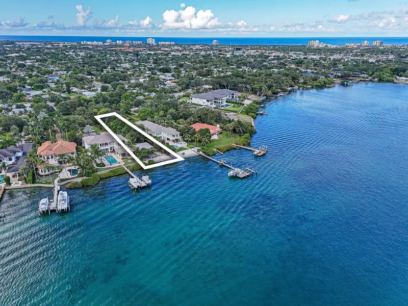 114 W Riverside DR, Jupiter, FL 33469