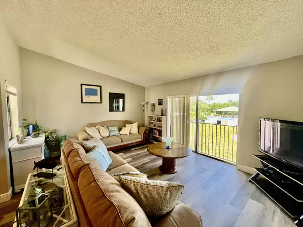 Fort Pierce, FL 34950,3209 S Lakeview CIR 8206