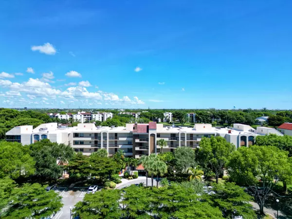 Delray Beach, FL 33444,955 Egret CIR 101