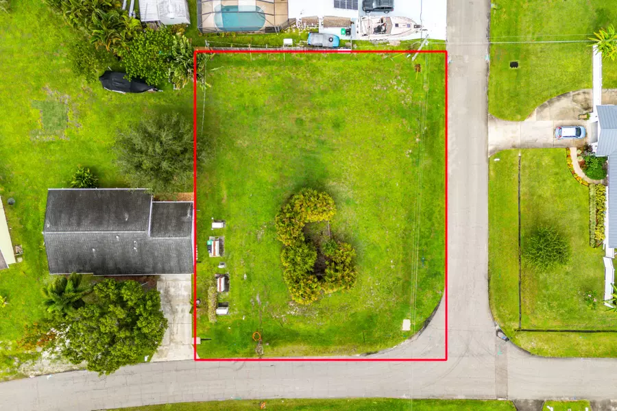 721 SE Fallon DR, Port Saint Lucie, FL 34983