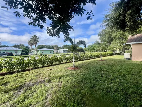 Fort Pierce, FL 34950,1200 Palm Walk LN