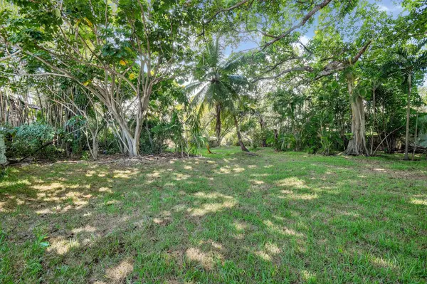 Lake Worth, FL 33460,523 S M 1 ST 1