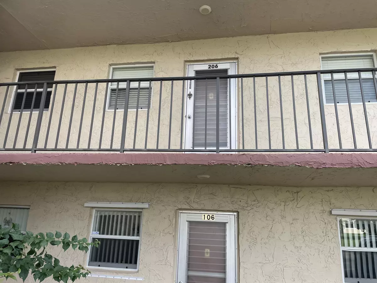 Palm Springs, FL 33461,705 Lori DR 206