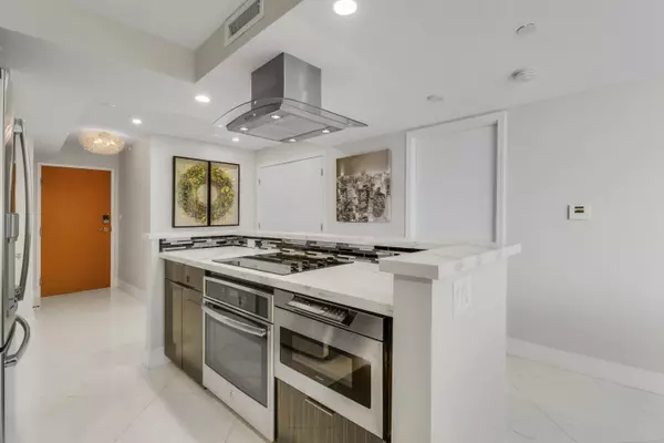 Singer Island, FL 33404,3000 N Ocean DR 19h