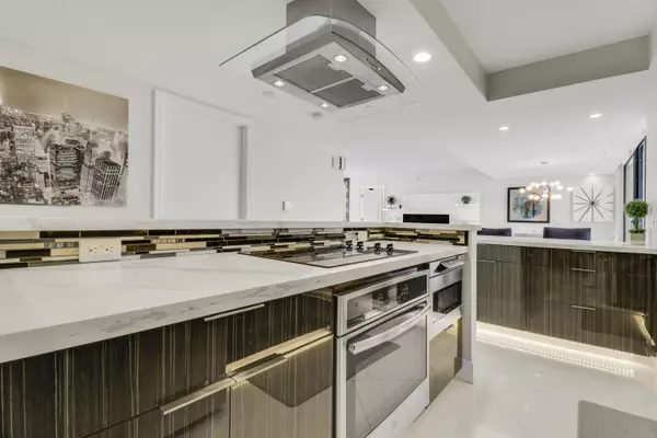 Singer Island, FL 33404,3000 N Ocean DR 19h
