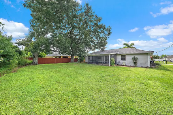 Port Saint Lucie, FL 34953,1433 SW San Esteban AVE