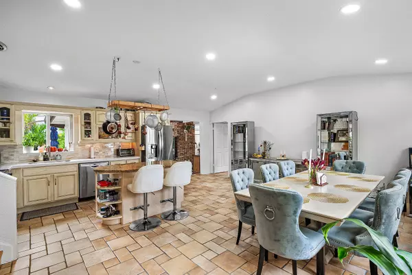 Boca Raton, FL 33432,1290 NE 4th AVE