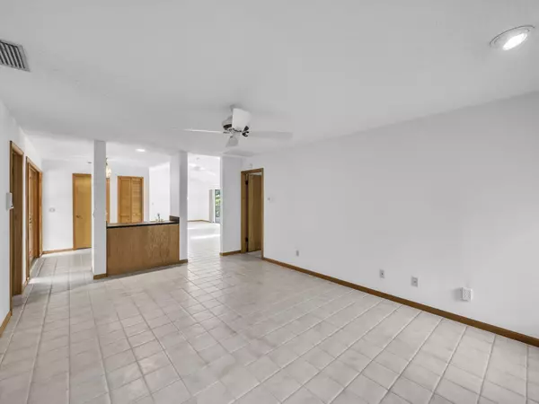 Palm Beach Gardens, FL 33418,12 Kintyre RD