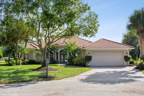 8008 Links WAY, Port Saint Lucie, FL 34986