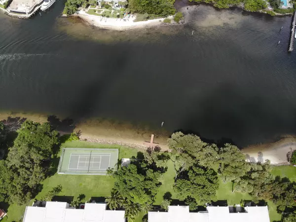 North Palm Beach, FL 33408,386 Golfview RD F