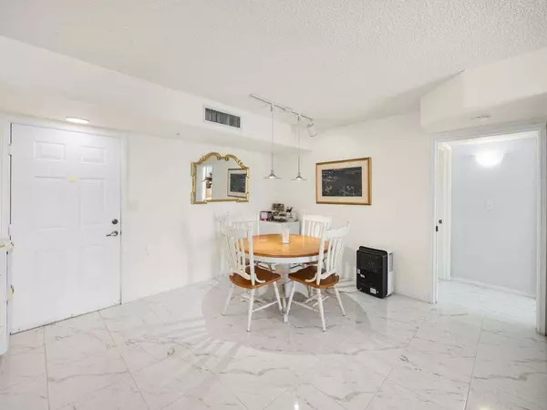 Hypoluxo, FL 33462,1200 Scotia DR 404