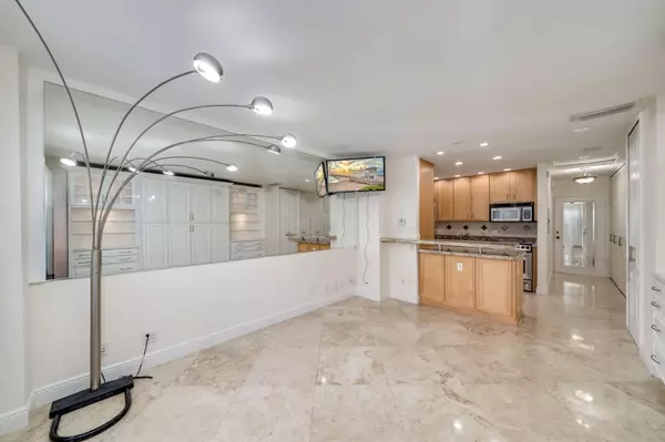 Pompano Beach, FL 33062,405 N Ocean BLVD 122