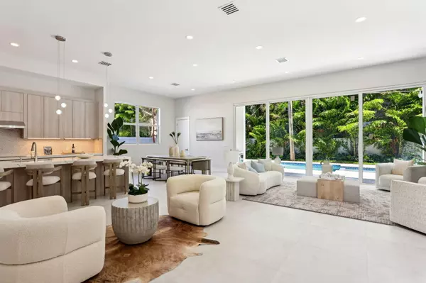 Delray Beach, FL 33483,827 N Lake AVE