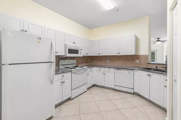 Tequesta, FL 33469,112 Lighthouse CIR D