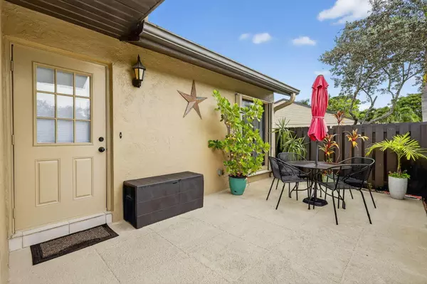 Greenacres, FL 33415,542 Shady Pine WAY H