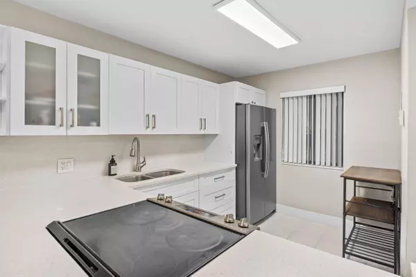 Lake Worth, FL 33467,4539 Luxemburg CT 104