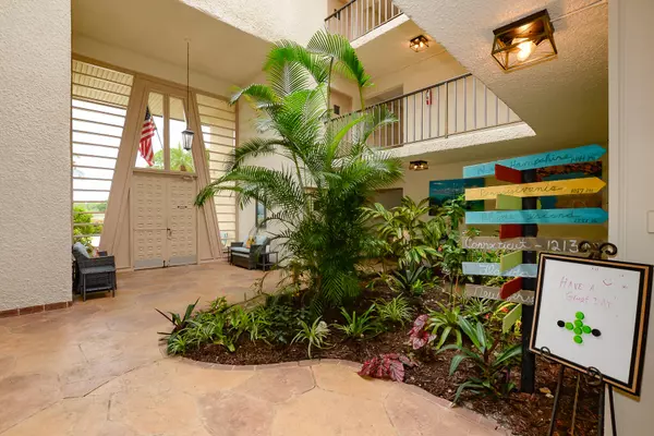 Stuart, FL 34996,1800 SE Saint Lucie BLVD 9-305