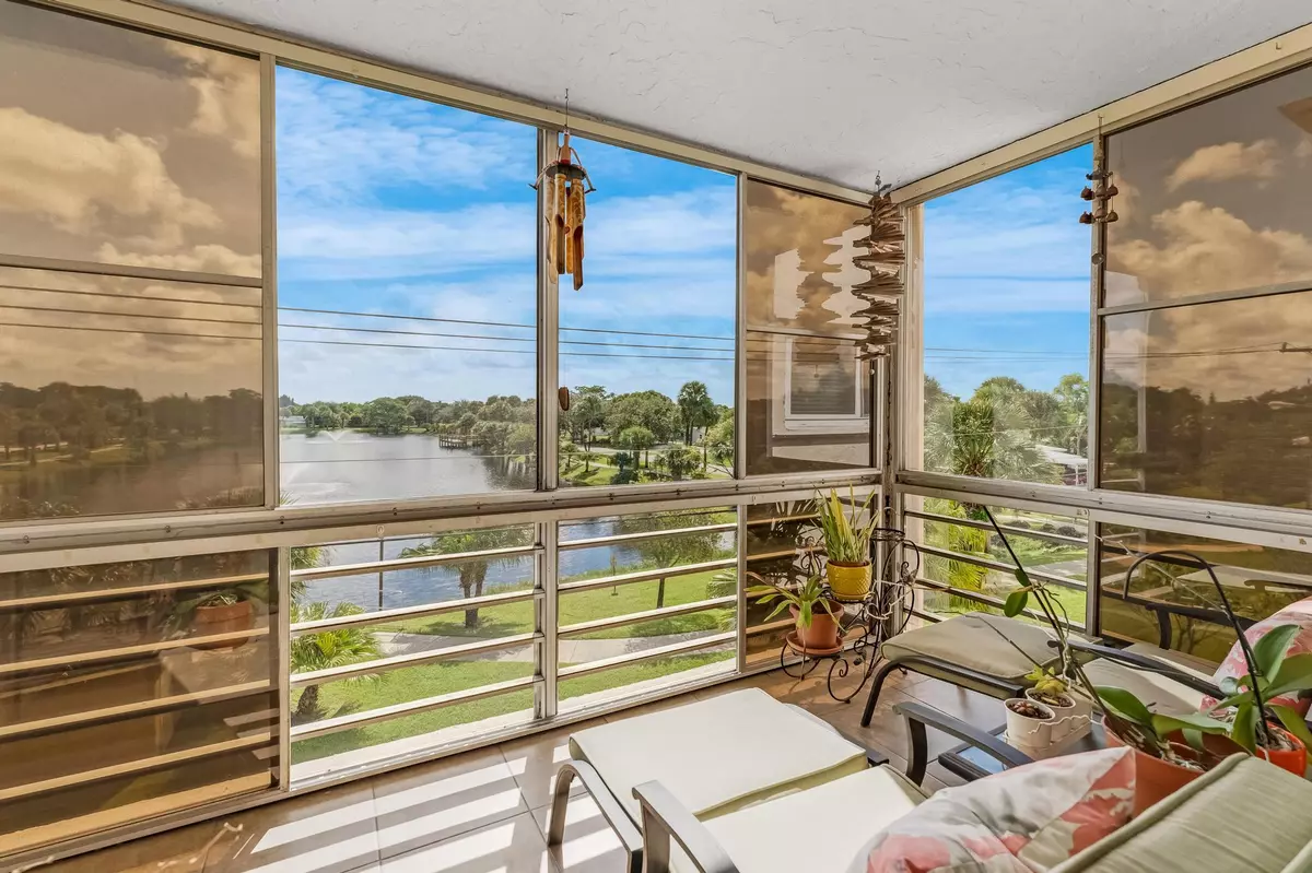 Palm Springs, FL 33461,225 Bonnie BLVD 314