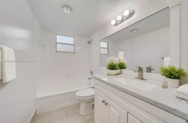 Plantation, FL 33317,404 NW 68th AVE 218