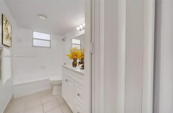 Plantation, FL 33317,404 NW 68th AVE 218