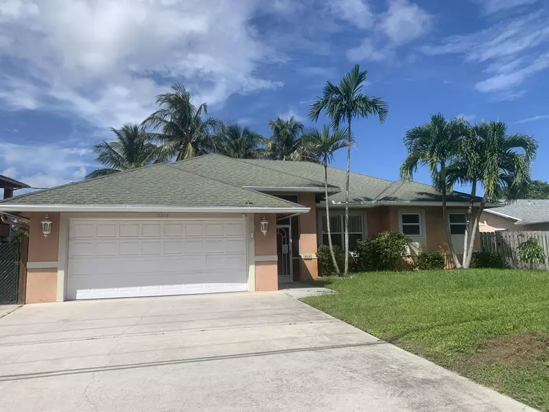 2215 Hypoluxo RD, Lake Worth, FL 33462
