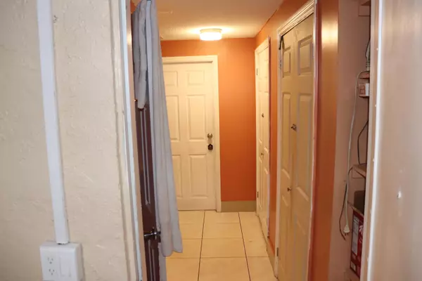 West Palm Beach, FL 33406,4271 Pine St ST