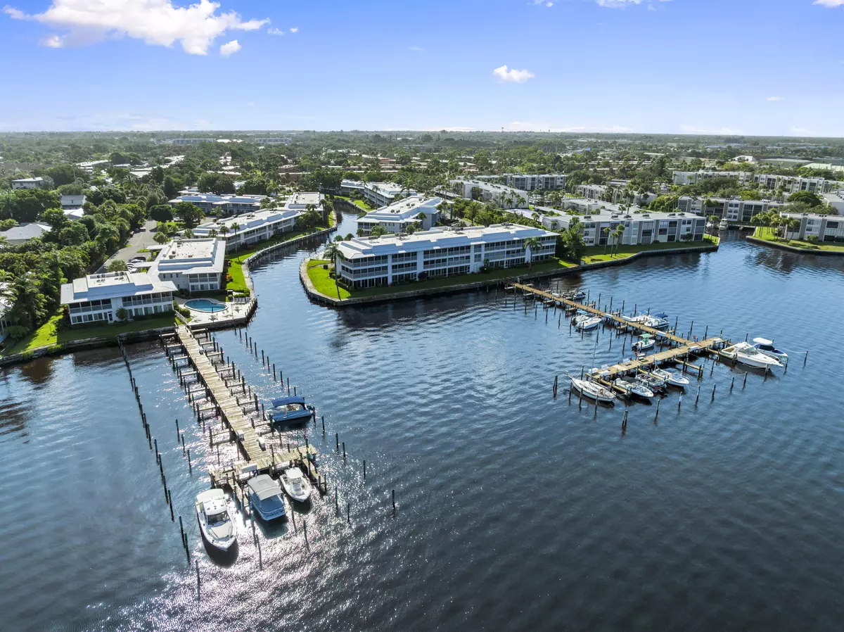 Stuart, FL 34994,1862 SW Palm City RD 206