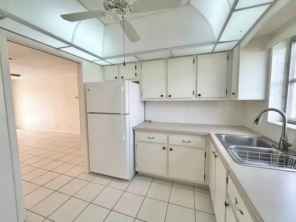 West Palm Beach, FL 33415,2556 E Dudley DR D