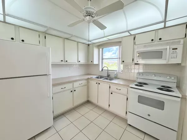 West Palm Beach, FL 33415,2556 E Dudley DR D
