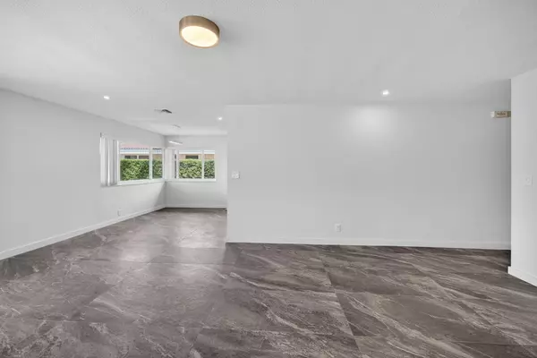 Lauderdale By The Sea, FL 33308,4442 Seagrape DR 1-North