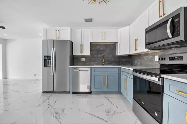 Riviera Beach, FL 33404,1249 W 7th ST