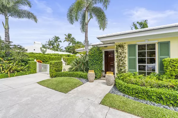 Palm Beach, FL 33480,241 Via Linda