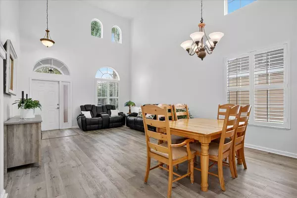 Vero Beach, FL 32968,5004 SW Citrus MNR