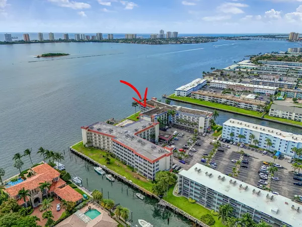 North Palm Beach, FL 33408,100 Paradise Harbour BLVD 204