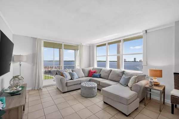 North Palm Beach, FL 33408,100 Paradise Harbour BLVD 204