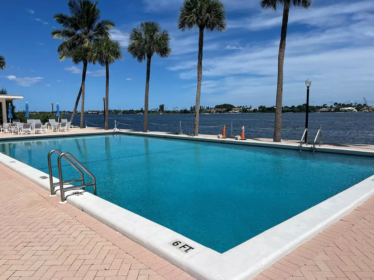 West Palm Beach, FL 33407,2600 N Flagler DR 913