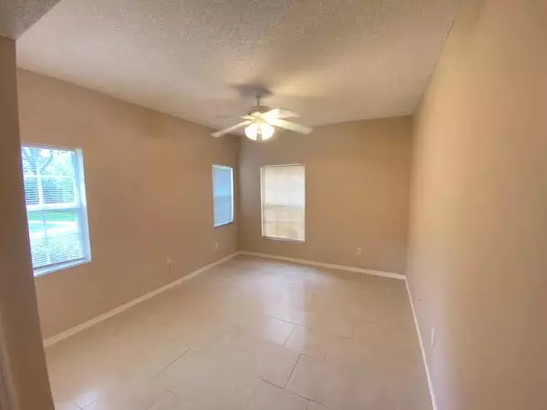 Royal Palm Beach, FL 33411,10312 S Fox Trail RD 1014