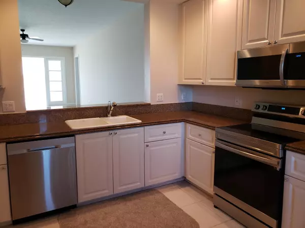 Fort Pierce, FL 34949,4 E Harbour Isle DR 203