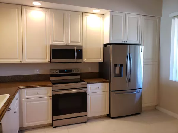 Fort Pierce, FL 34949,4 E Harbour Isle DR 203