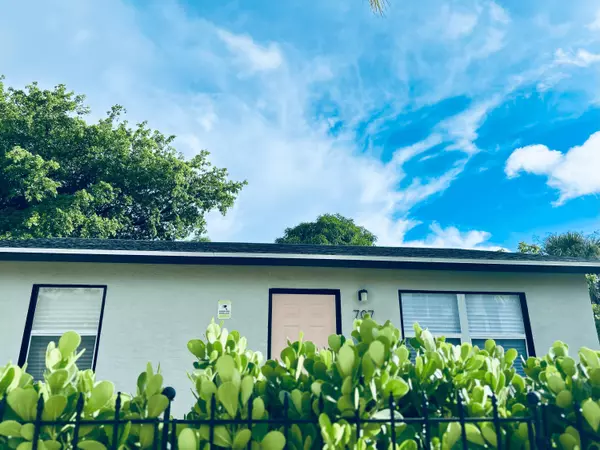 Lake Worth Beach, FL 33460,707 S 2nd AVE