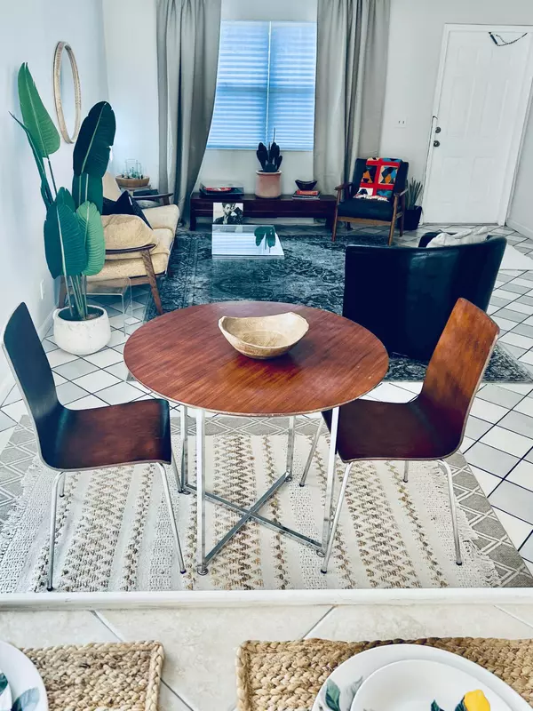 Lake Worth Beach, FL 33460,707 S 2nd AVE