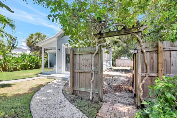 Lake Worth Beach, FL 33460,220 S L ST