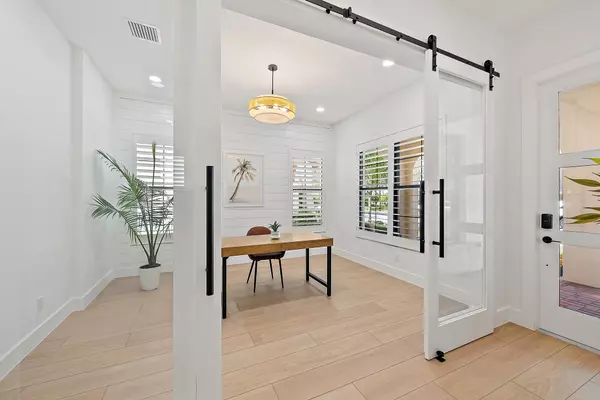 Palm Beach Gardens, FL 33418,4068 Faraday WAY