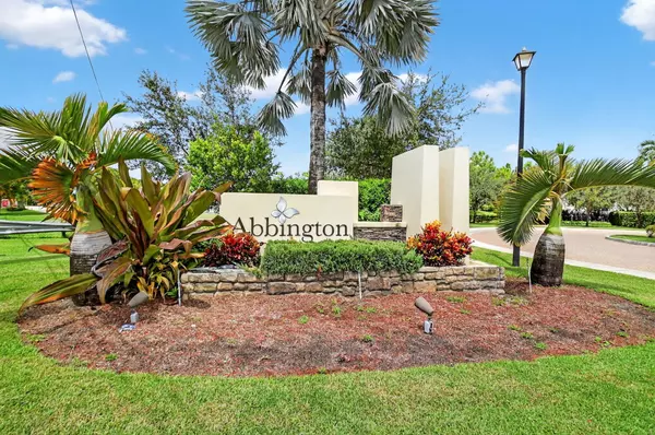 Lake Worth, FL 33463,6789 Langdon WAY