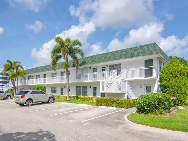 Vero Beach, FL 32960,2800 Indian River BLVD J6