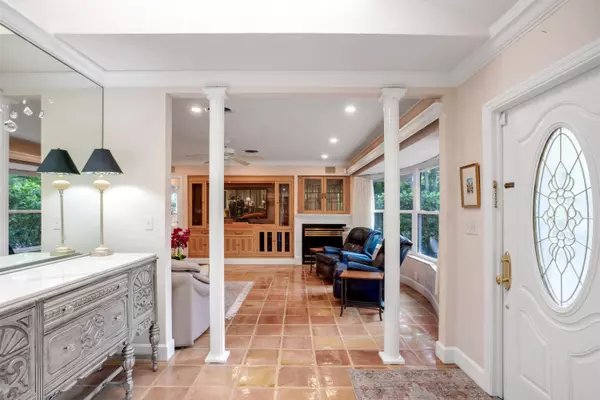 Boca Raton, FL 33486,737 Aurelia ST