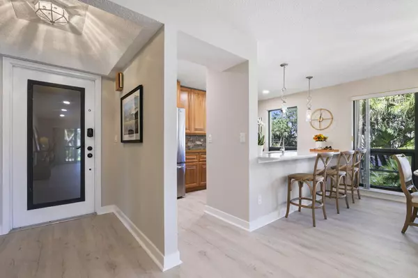 Palm Beach Gardens, FL 33418,111 Brackenwood RD