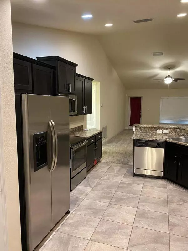 Port Saint Lucie, FL 34986,5910 NW Java CT