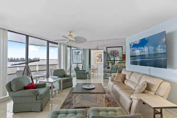 North Palm Beach, FL 33408,100 Lakeshore DR 957
